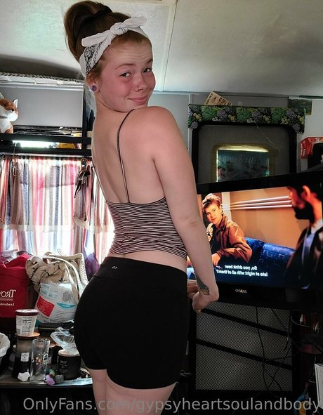 ボールオンリーファン セクシーヌード 画像