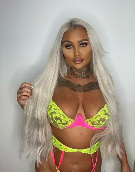 inkedblondieeee 裸のスター ギャラリー