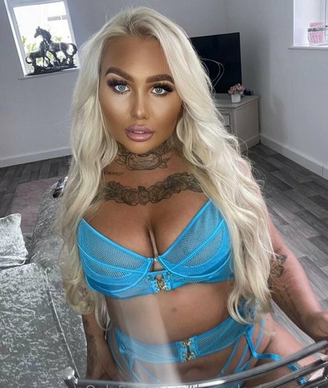 inkedblondieeee アートモデル 写真