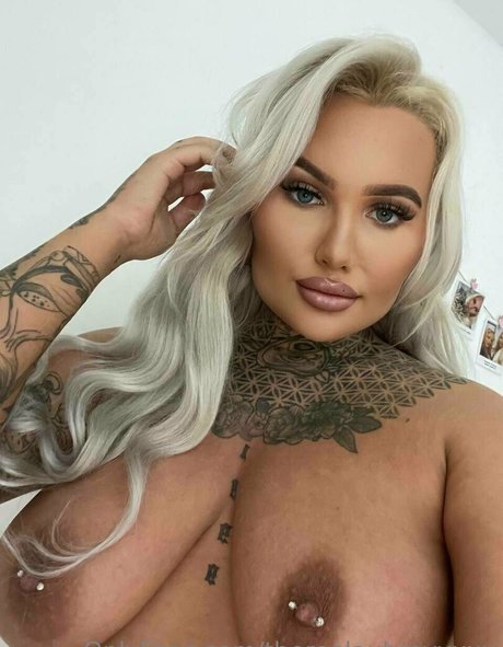 inkedblondieeee セックスモデル 画像