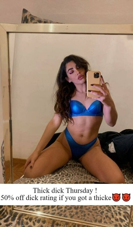 helenalovesyoux アダルトモデル 写真