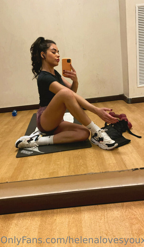 helenalovesyoux ポルノスター 写真