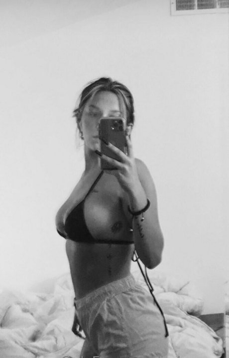 jaderayxo ポルノスター 写真