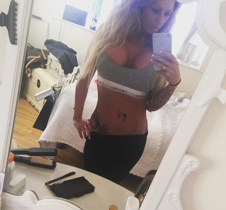 裸のシャワー オンリーファンズ 無料セクシー ギャラリー