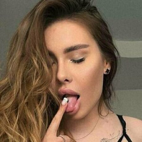 tina angel69 ポルノモデル 写真