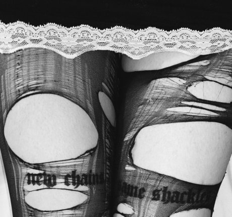 トゥワークオンリーファン ヌード 写真