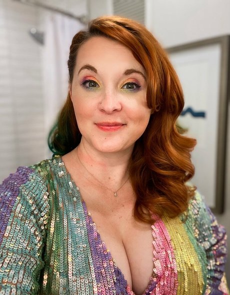 Aureylian ホット女優 写真