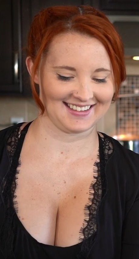 Aureylian ポルノスター ヌード 画像