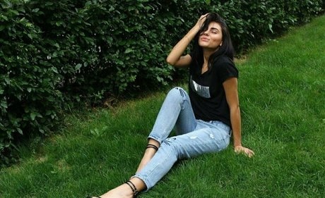美しいラテン系オンリーファンズ セクシーヌード 画像