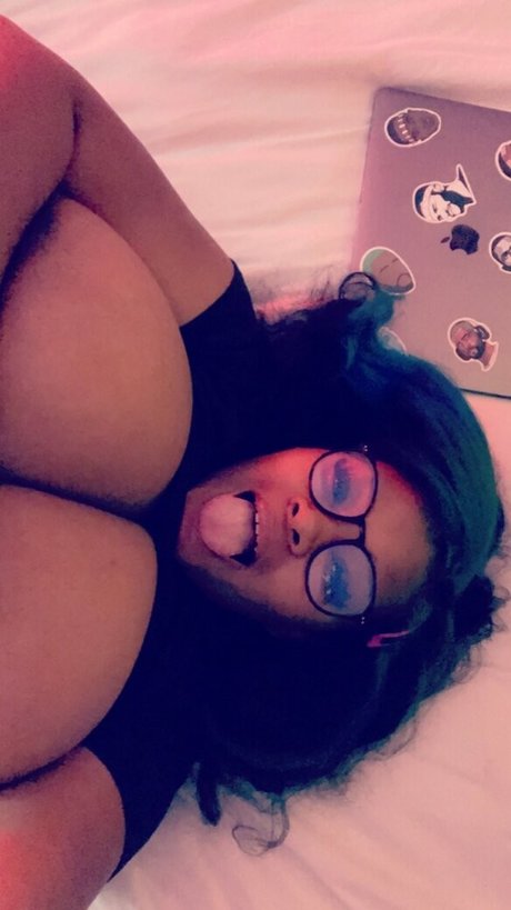 moodybb 女優 画像