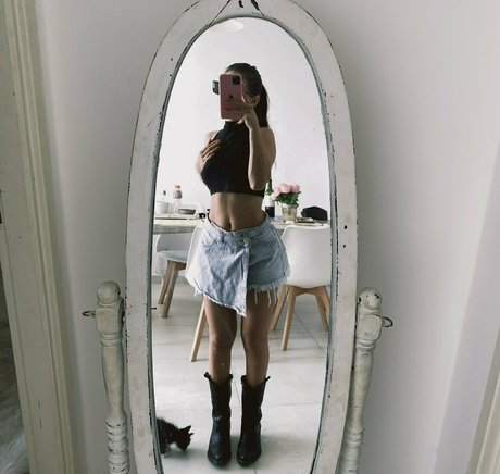 x rose 女優 画像