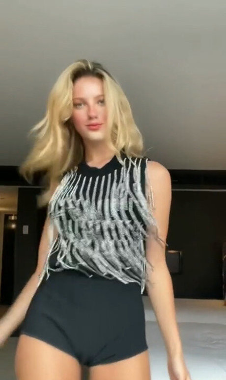 Jemima Robinson エロティック女優 写真
