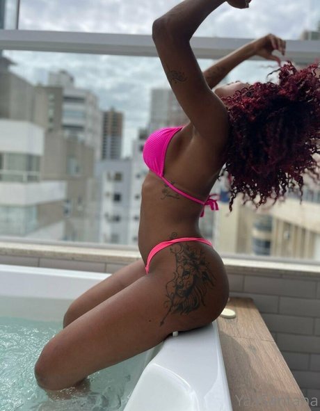 ママの足オンリーファンズ 美しいヌード 写真