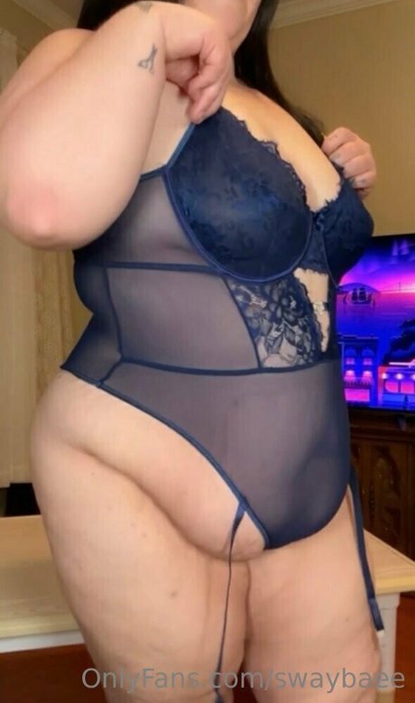 妊娠中のオンリーファンズ アートヌード 写真