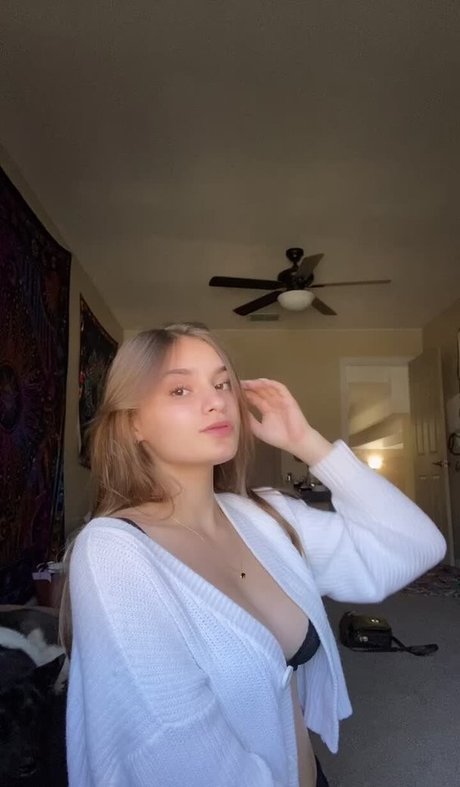太った女の子のオンリーファンズ ポルノ 画像