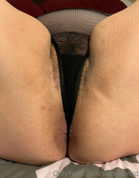 黒檀の偽おっぱいオンリーファンズ ポルノ ギャラリー