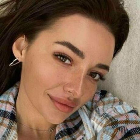 制服オンリーファン セクシーヌード 写真