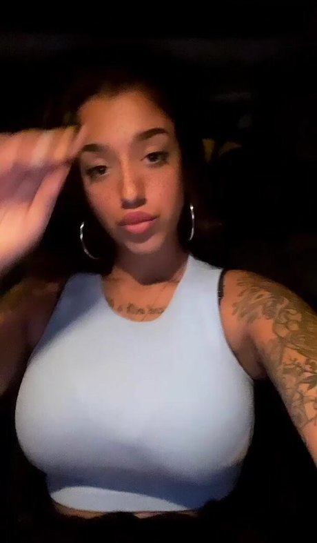 レズビアン熟女オンリーファンズ アート裸 写真