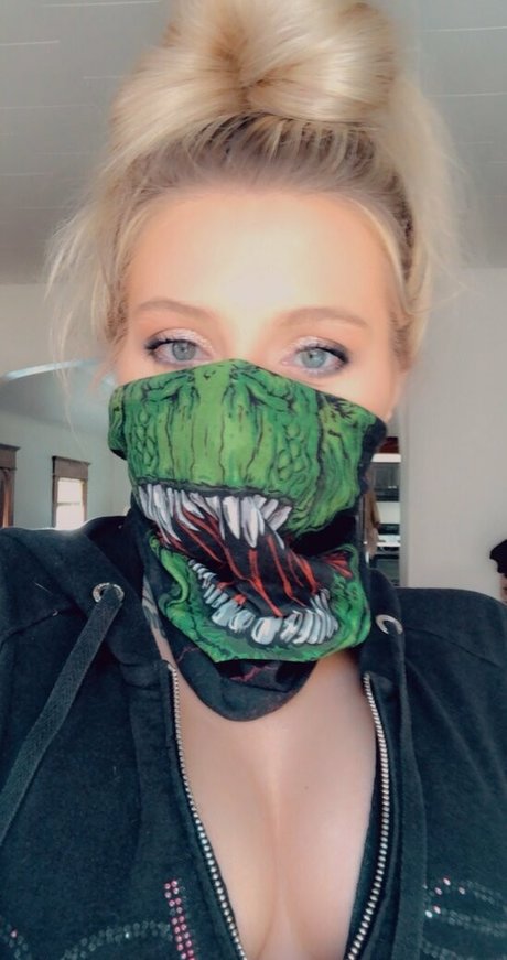 Sunny Bunnnie 裸のスター ギャラリー