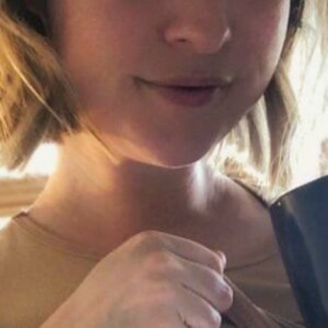 黒檀の厚いオンリーファンズ 裸 写真