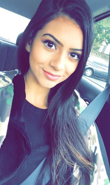 BBC フェムボーイ オンリーファンズ ヌード 写真