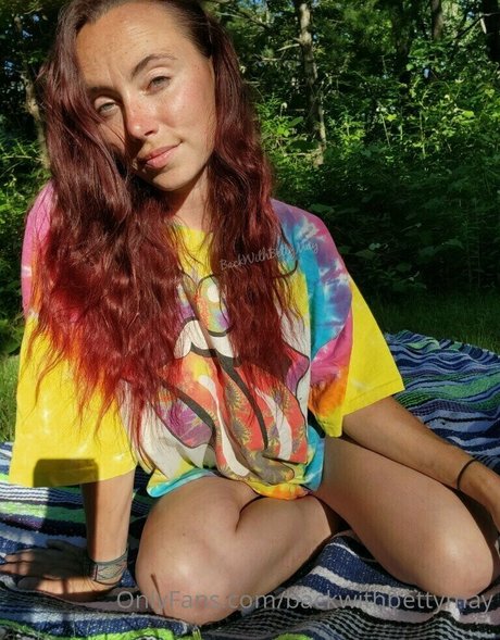 backwithbettymay 最高のスター 写真