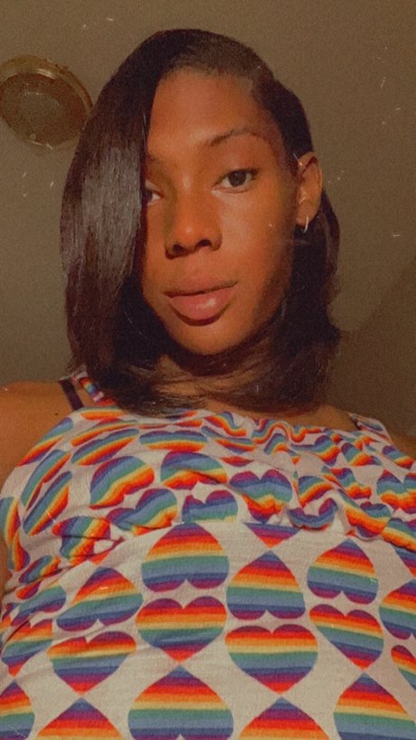 India bates 完璧な女優 写真