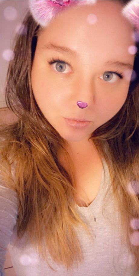 大きな乳首オンリーファンズ セクシーヌード 写真