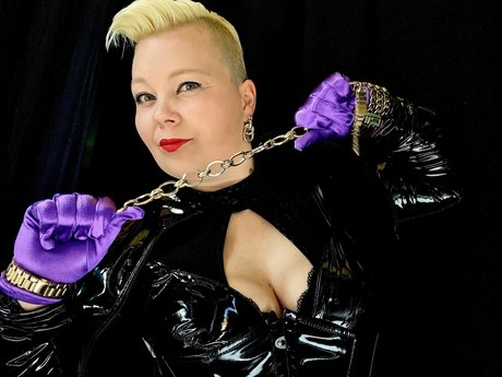 Domina Lady Susan Berlin セックスポルノスター 写真