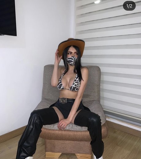 Dayana E 裸の女優 写真