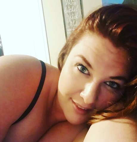Chloe Roth ポルノスター 画像