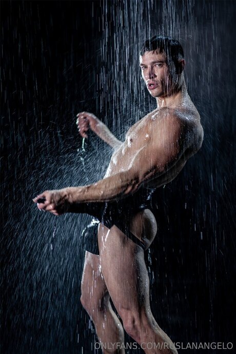 Ruslan Angelo ヌードモデル 写真
