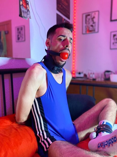 ブラックマジックオンリーファンズ エロチック 写真