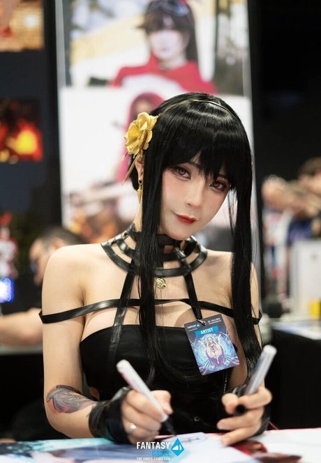 Yuji Koi 無料スター 写真