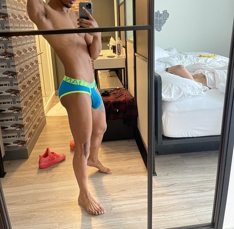 xx chilo エロティックなスター 画像