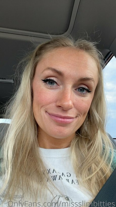 小人ヌードオンリーファンズ ヌード 画像