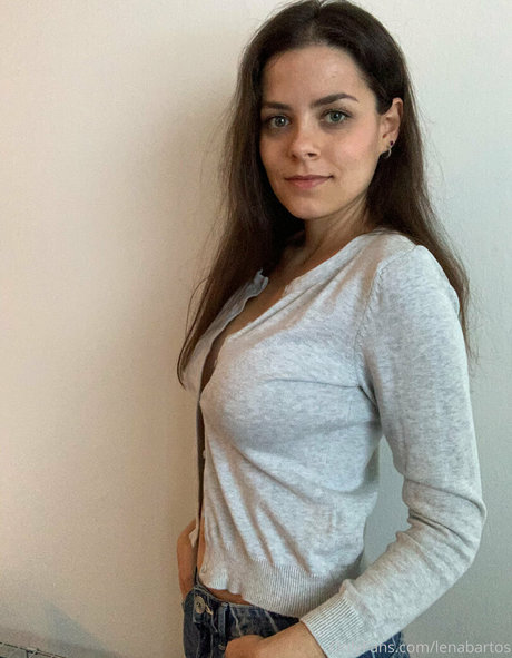 Lenabartos セックス女優 写真