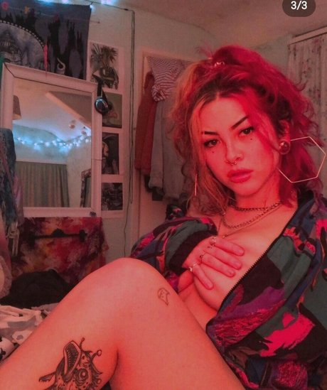 neferkitti ポルノスター ヌード 写真