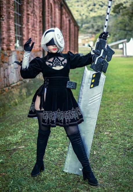 Luisa Roma 裸のスター ギャラリー