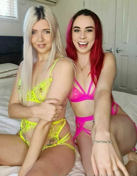 ホットなティーンオンリーファン セクシーヌード 画像