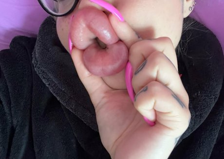 ヨガパンツ オンリーファンズ 美しい裸 写真