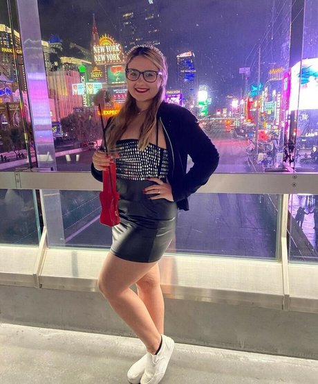 Loowcutie ホット女優 画像