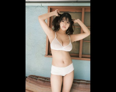 ヨガパンツ オンリーファンズ 裸 写真