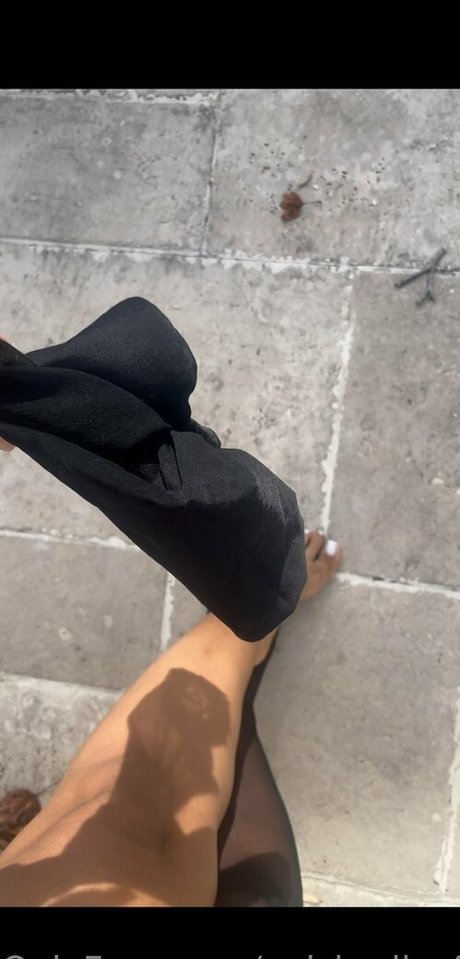 ayishadiazfeet ポルノモデル 写真
