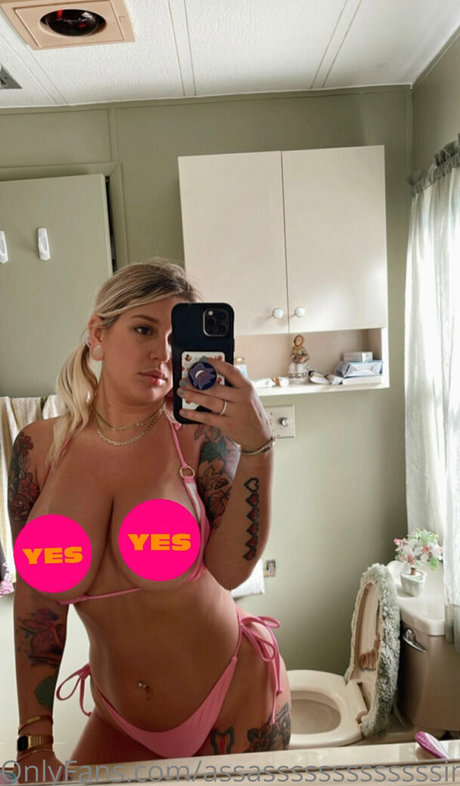 タイニーオンリーファン ポルノグラフィック 写真