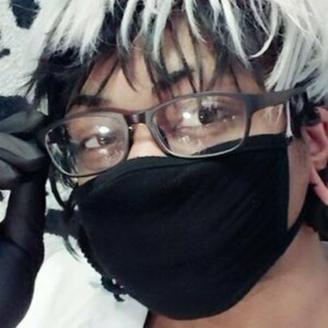 曲線美のクーガーオンリーファンズ アートヌード 写真