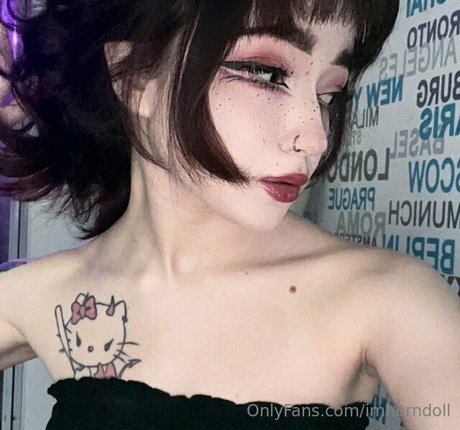 パンツ オンリーファンズ ポルノグラフィック 写真