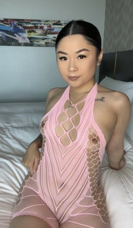 ジムのシャワー オンリーファンズ セクシー 写真