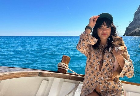 垂れ乳オンリーファンズ 美しい裸 写真