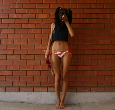 マンコファックオンリーファンズ ヌード 写真